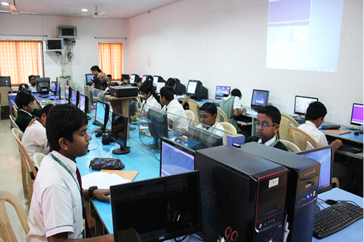"Mothers Public School-Computer-Lab"