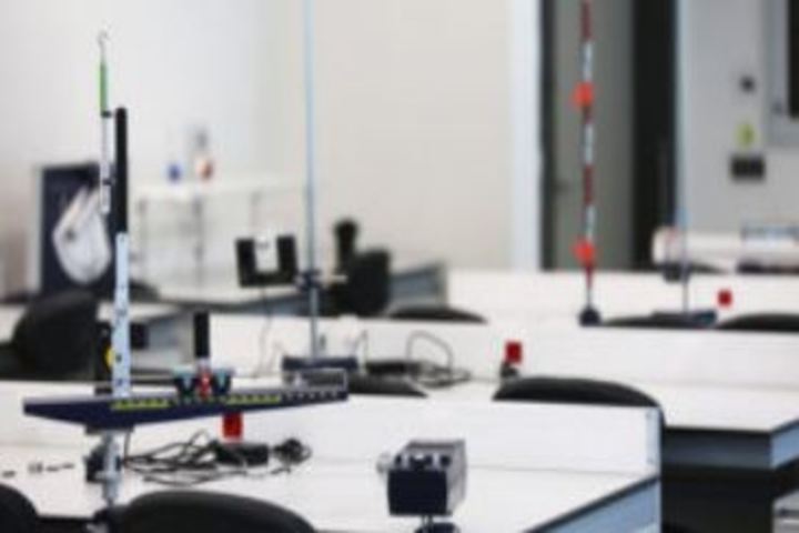 "Mothers Public School-Physic-Lab"