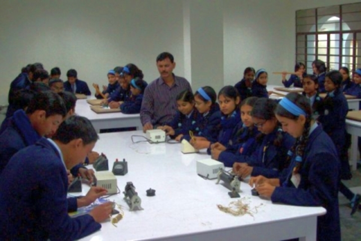 G D Mothers International School-Physics Lab