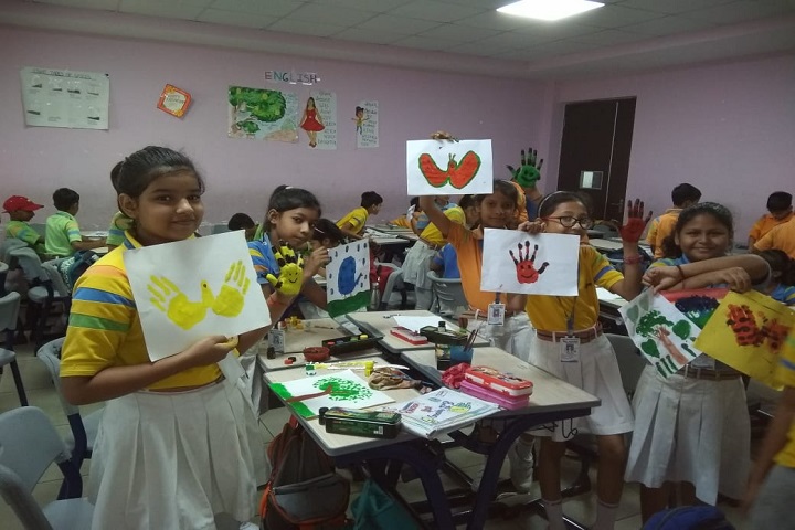 G D Goenka Public School-Finger painting