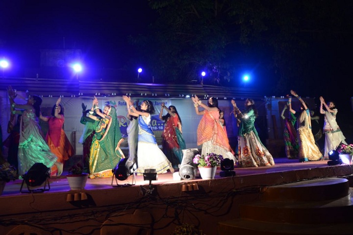 Rotary Public School-Group dances