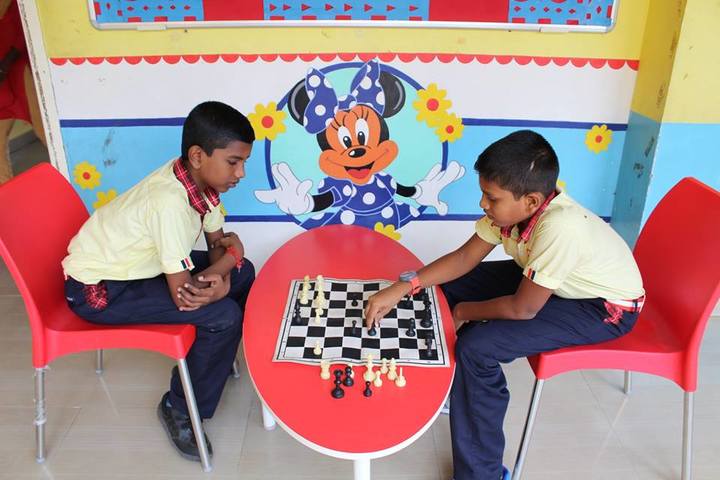 Brainy Blooms LEcole Internationale-Chess
