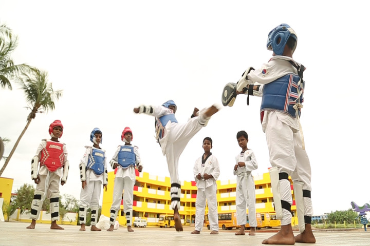 Brainy Blooms LEcole Internationale-Karate