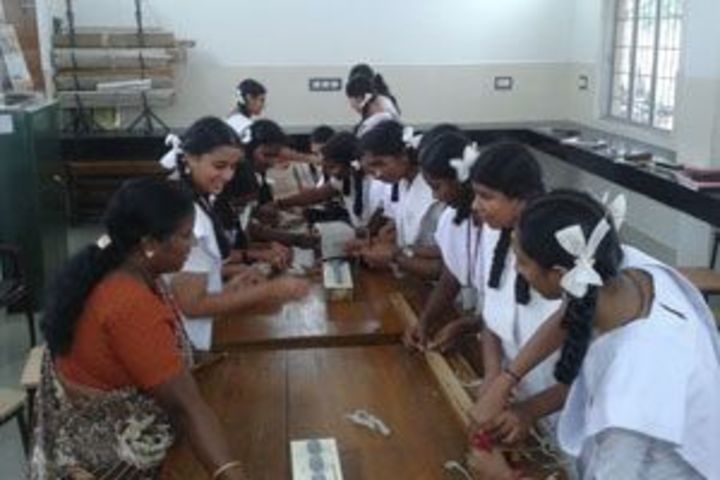 ONGC Public School-Physics Lab
