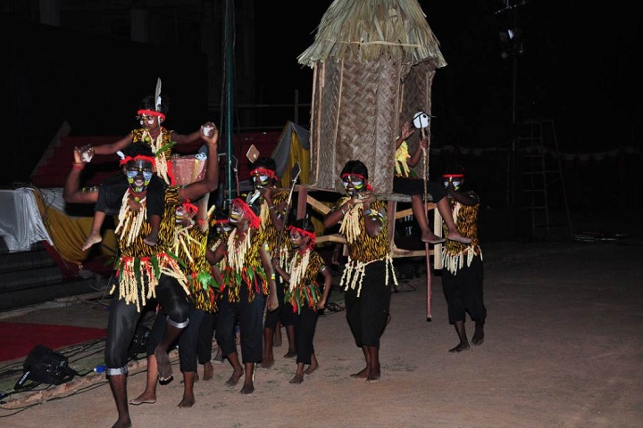 St Joseph Of Cluny School Cbse - Tribal wear