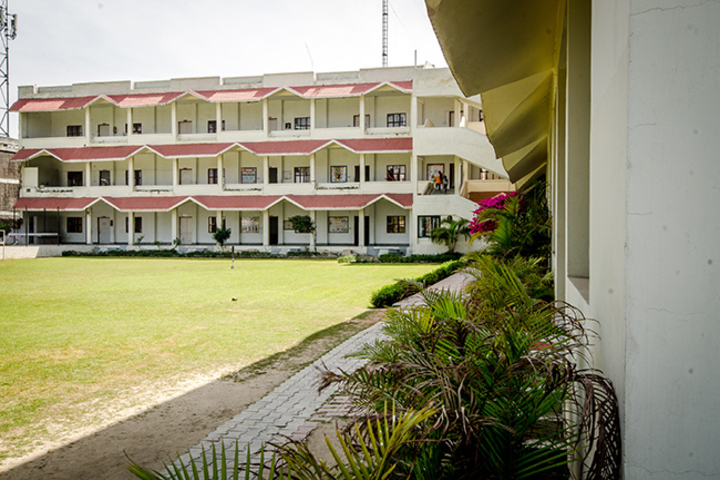 Alpine International School-Campus Ground