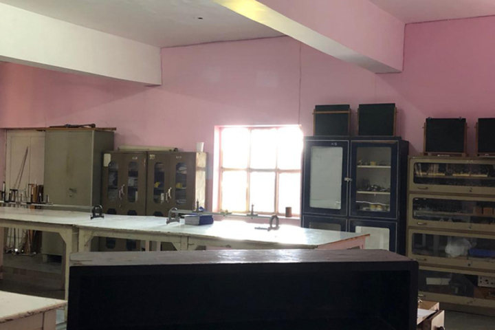 Alpine International School-Physics Lab