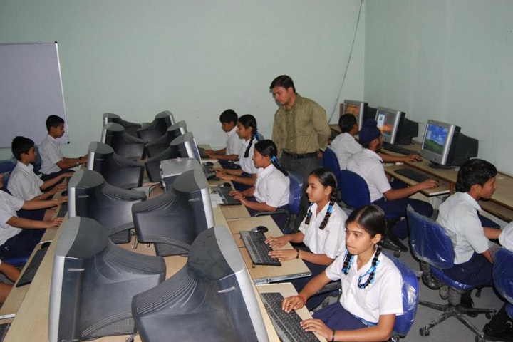 B S F Senior Secondary School-IT Lab