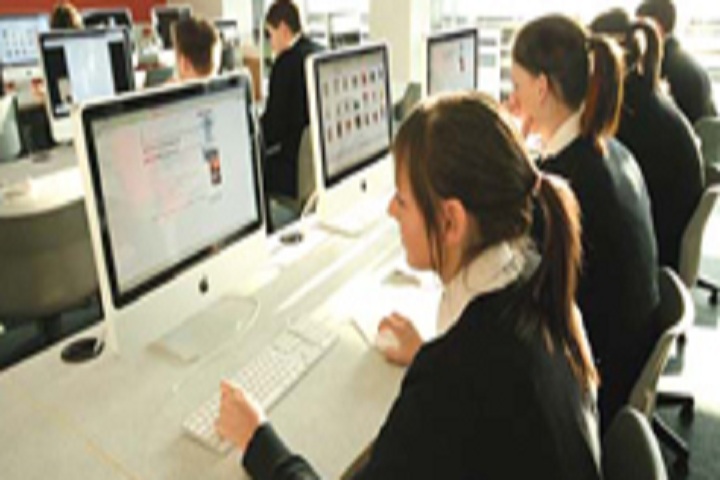 Baba Aapo Aap Guru Nanak Public School-IT-Lab