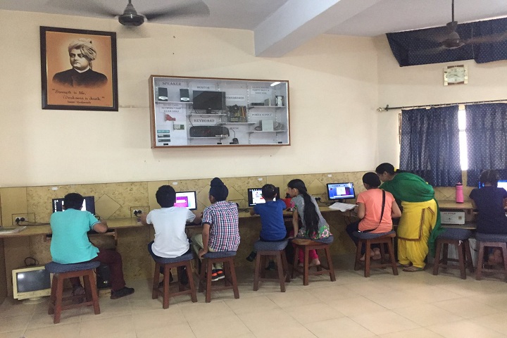 Baba Farid Public School-IT-Lab
