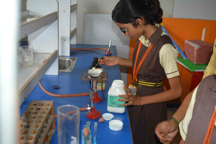 Gyan Jyoti Awasiya Vidyalaya-Chemistry Lab