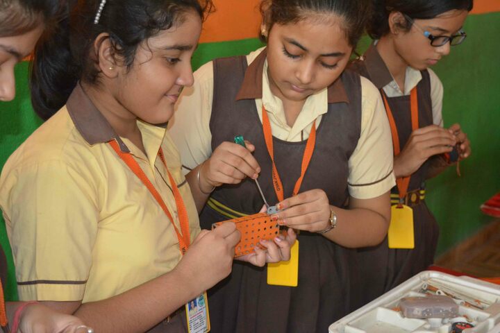 Gyan Jyoti Awasiya Vidyalaya-Robotics Lab
