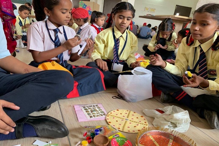 Barefeet Public School-Art and craft
