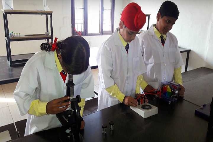 Barefeet Public School-Lab
