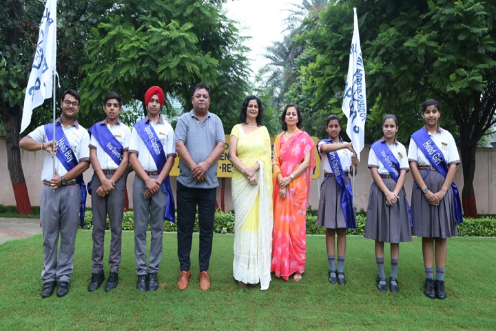 Bawa Lalvani Public School-Group Photo with Head boy and Head girl
