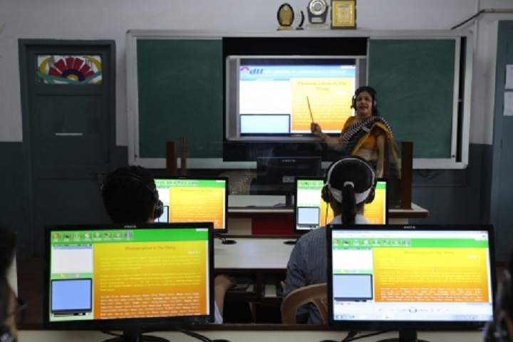 Bcm Arya Model School-IT-Lab with teacher