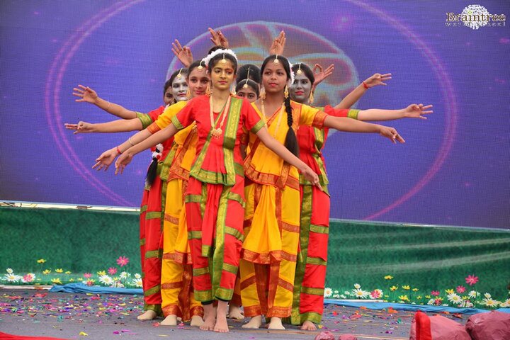 Braintree World School-Dance