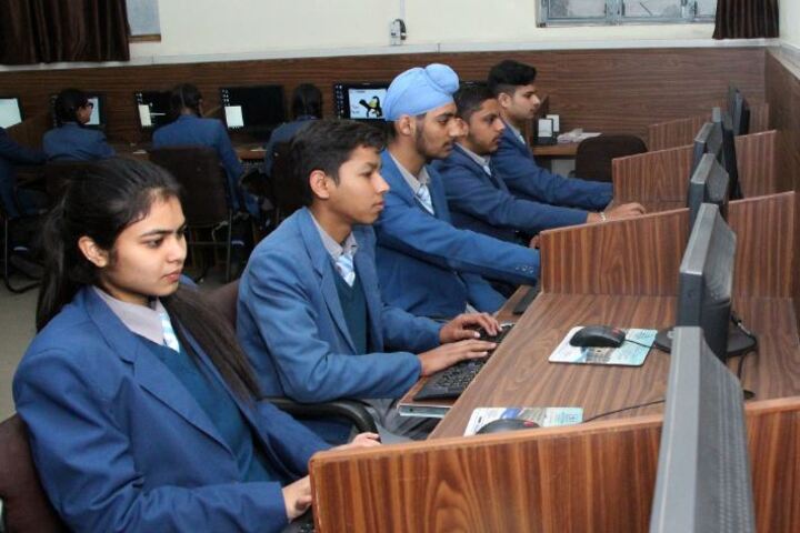 C T Public School-Computer Lab