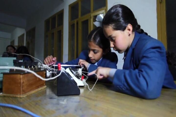 C T Public School-Physics Lab