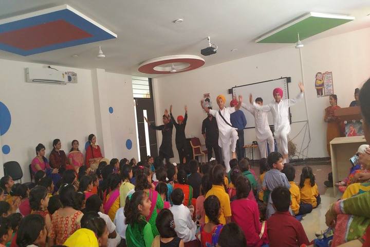 Cambridge International School-Dance