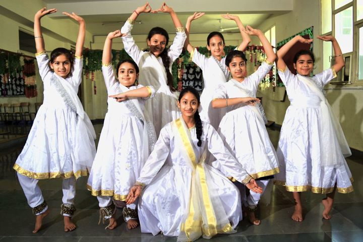 Cambridge International School-Dance Room