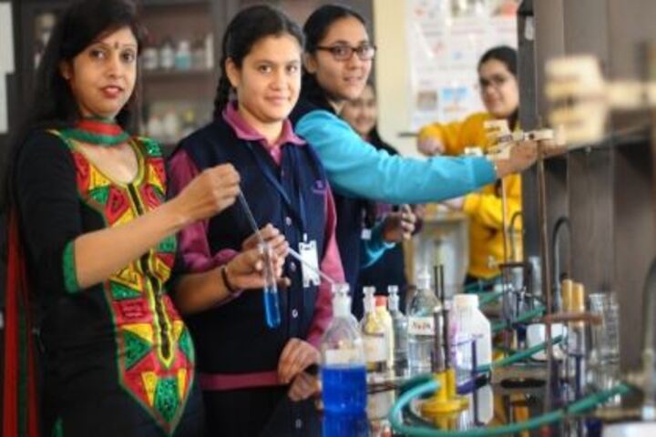 Cambridge International School-Biology Lab
