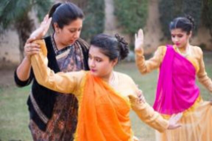 Cambridge International School-Dance
