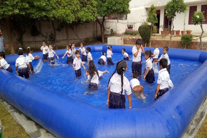 Cambridge International School-Swimming Pool