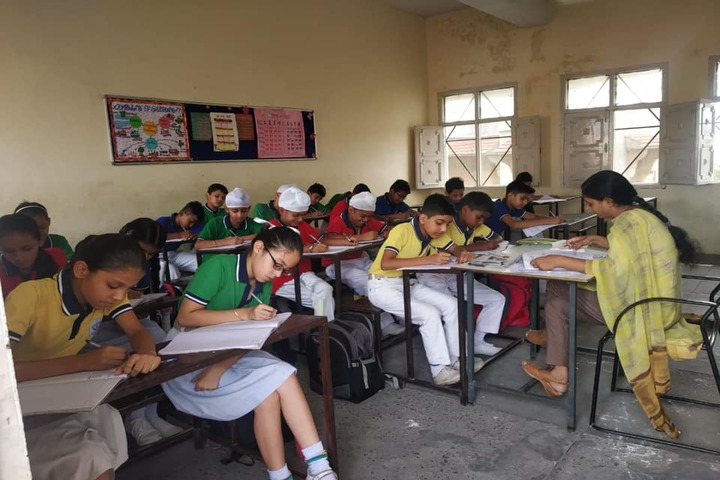D A V Model Senior Secondary School-Classroom