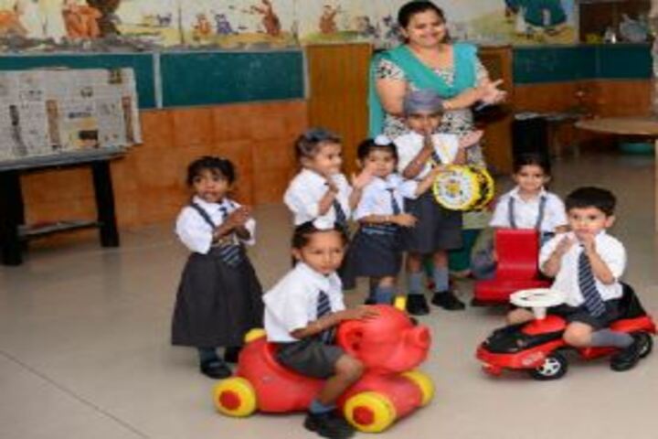 D A V Model Senior Secondary School-Kids Play Area