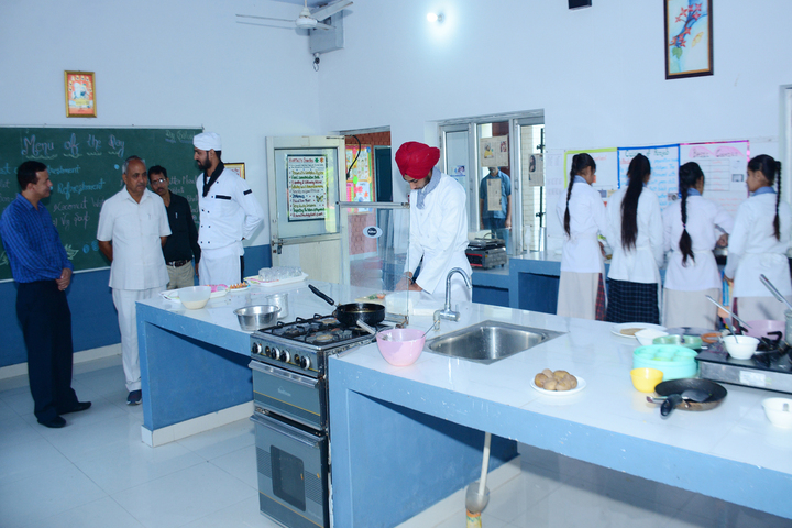 Dav Public Senior Secondary School-Cooking room