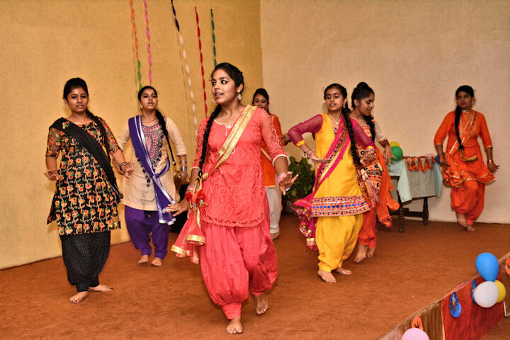 Dayanand Model School-Dance
