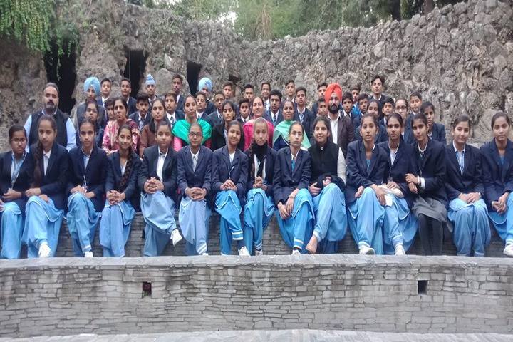 Divine Mata Gujri Public School-Students