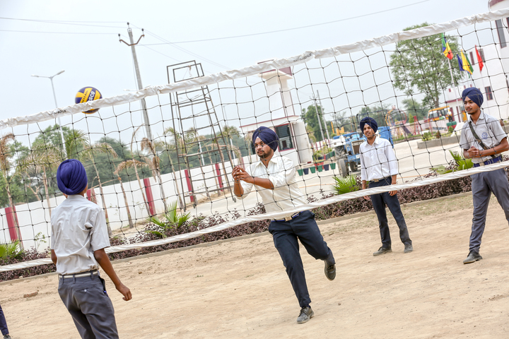 Dr Holmes Academy-Sports