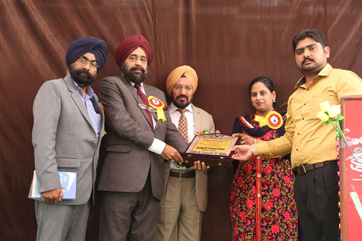 Goodearth Convent School-Award Receiving 2