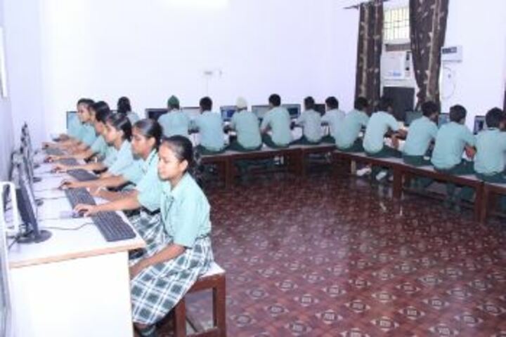 Green Land Day Boarding Public School-Computer Lab
