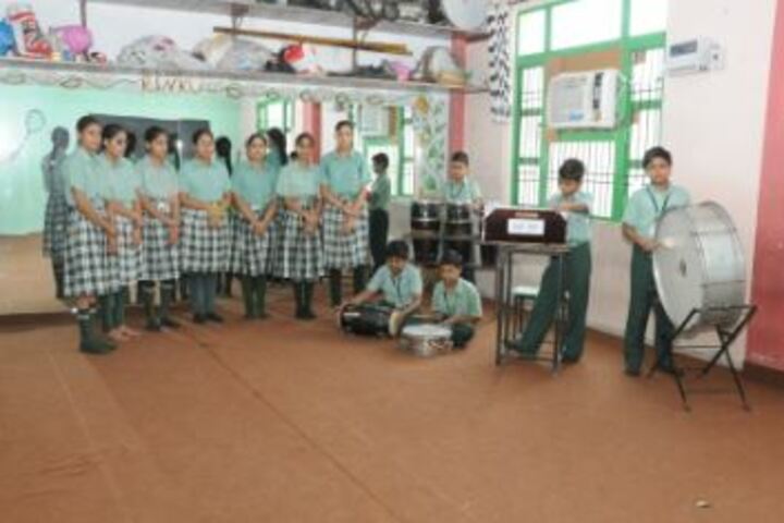Green Land Day Boarding Public School-Music