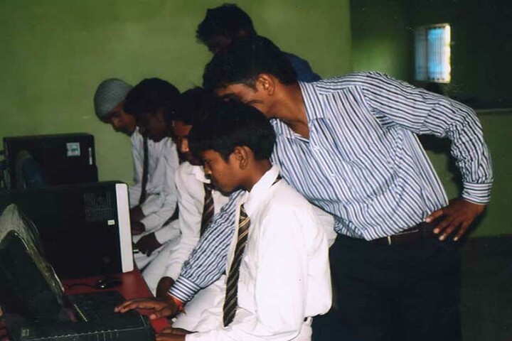 Holy Public School-Computer Lab