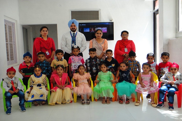 Guru Nanak Convent Senior Secondary School-Students