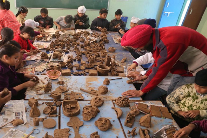 Guru Nanak Foundation Global School-Arts Room