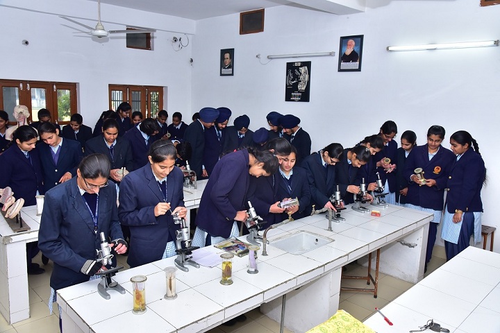 Guru Nanak Model Senior Secondary School-Biology Lab