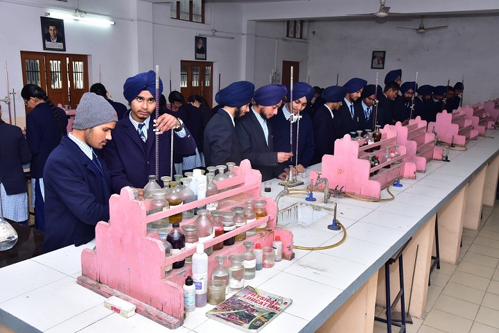 Guru Nanak Model Senior Secondary School-Chemistry Lab
