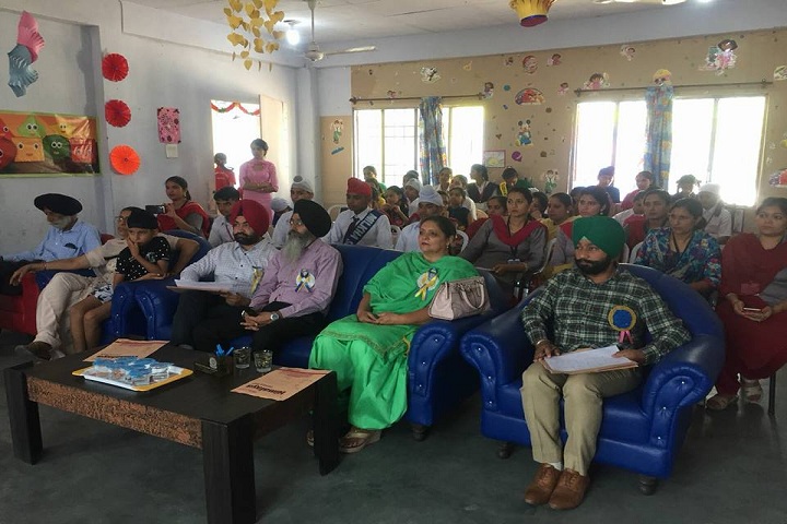 Guru Nanak Public School-Parent Interaction