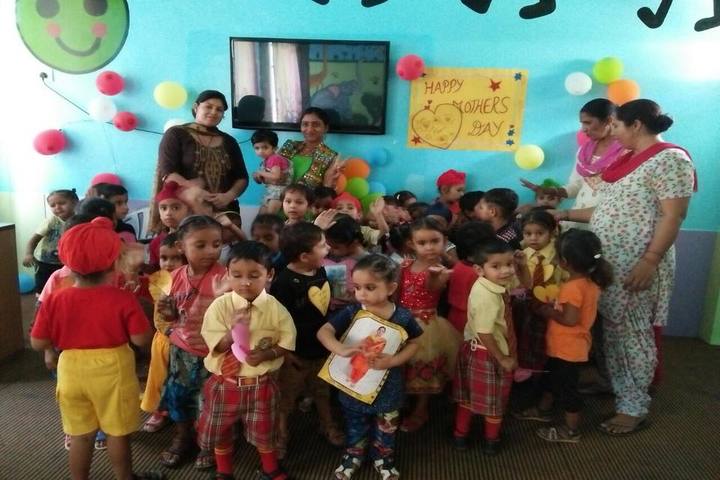 Guru Teg Bahadur Public School-Mothers Day Celebration