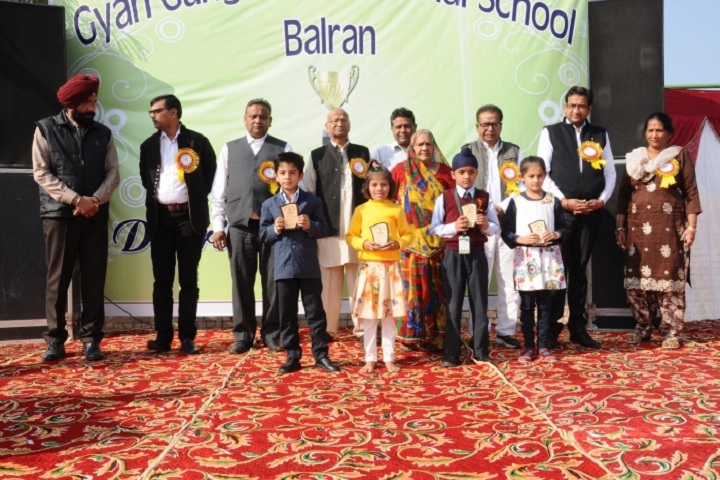 Gyan Ganga International School-Prize Distribution