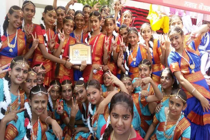 Imperial Public School-Award Receiving