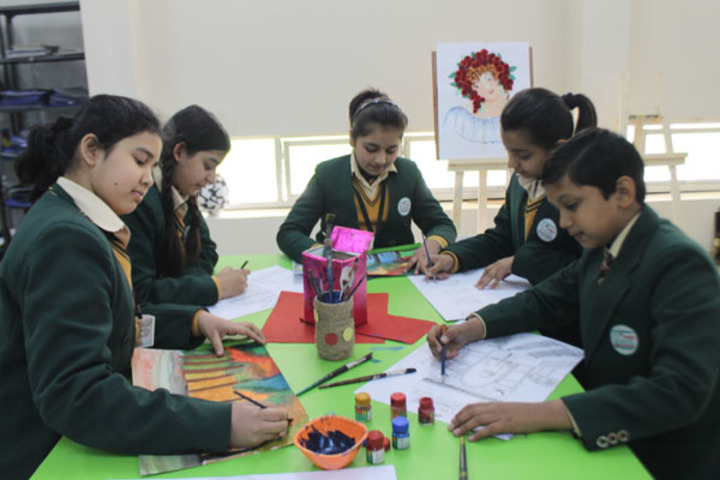 Ivy World School-Art and Craft