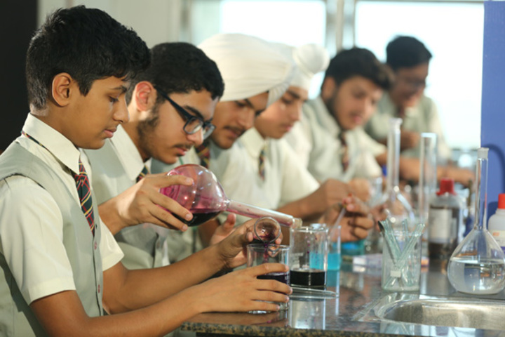 Ivy World School-Chemistry Lab