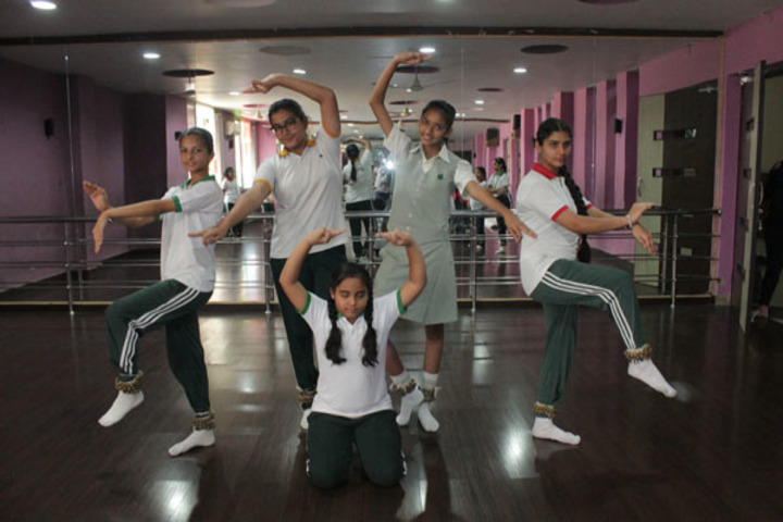 Ivy World School-Dance