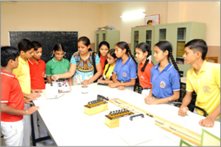 Jalandhar Public School-Physics Lab